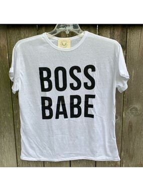 FANTASTIC FAWN Boss Babe Crew Neck Short Sleeve Graphic Cropped Boxy Tee Shirt